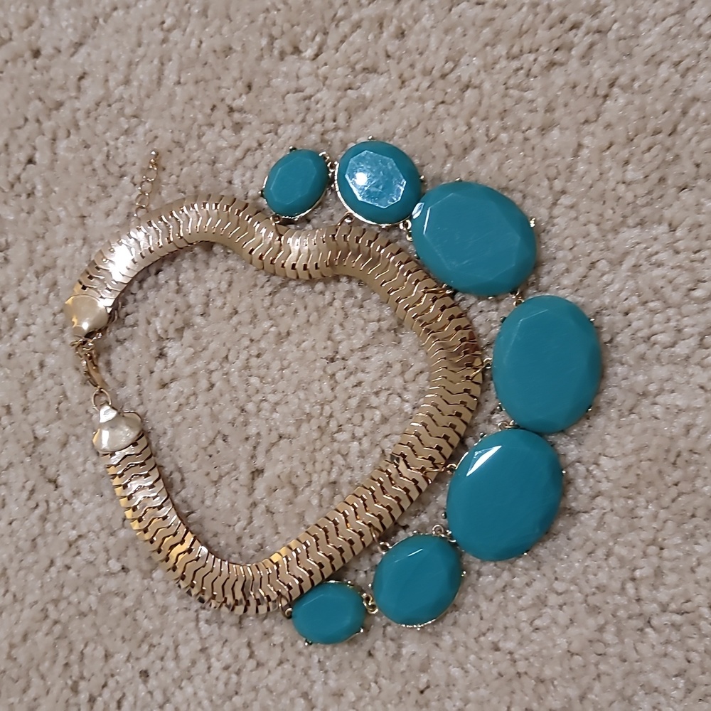 Necklaces - Picture 4 of 6